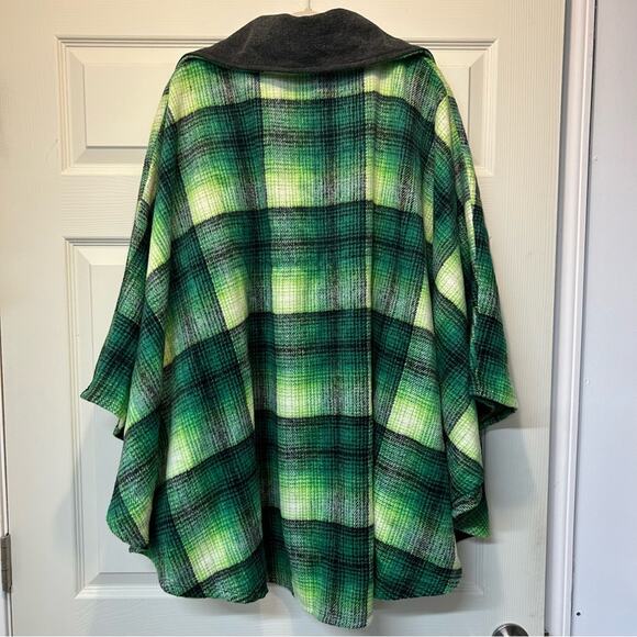 Free People Poncho Zip Woodstock Brushed Green Plaid Kelly Combo Pockets OS NWOT - Picture 3 of 9